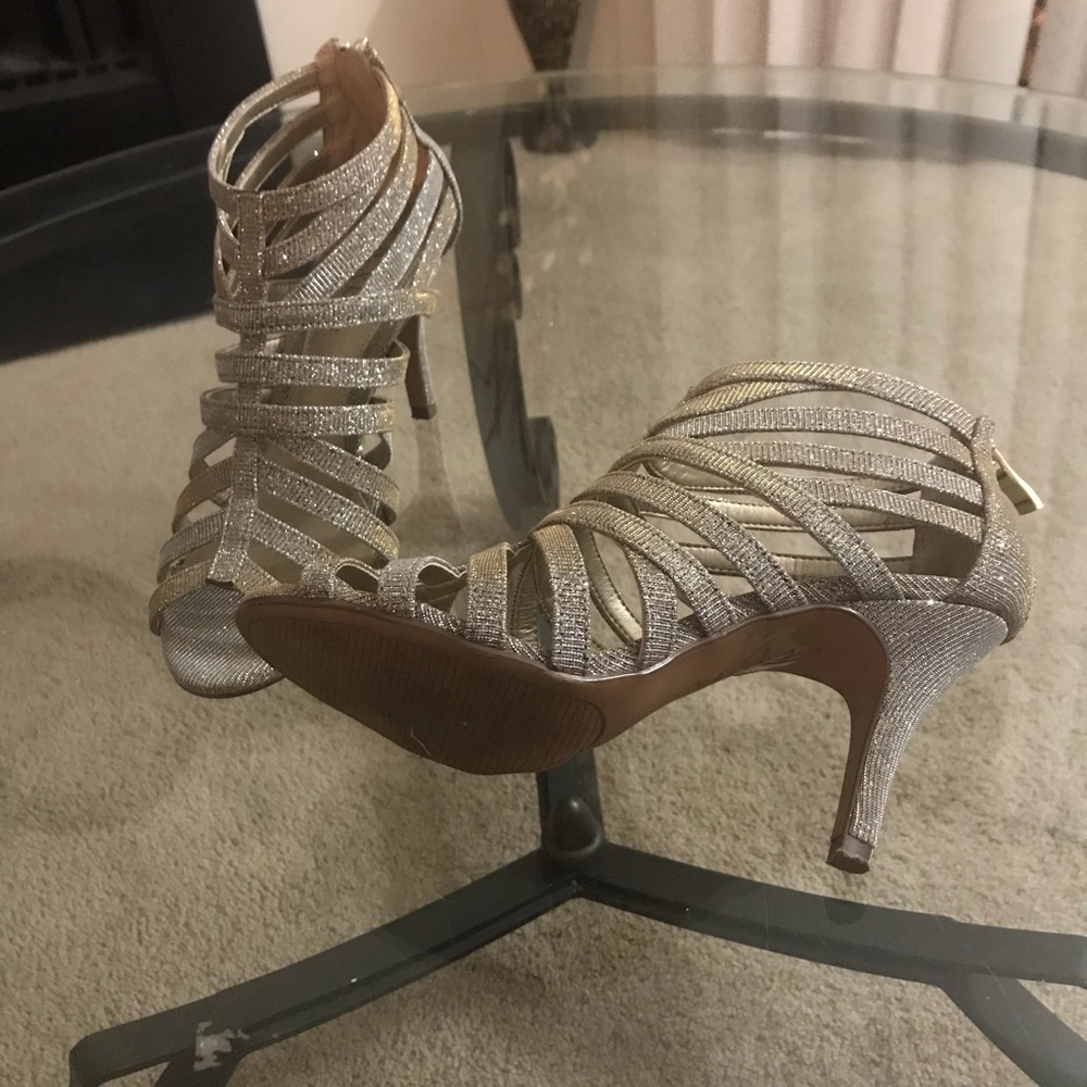3” Kelly&Katie sparkle pump. Worn once like new.